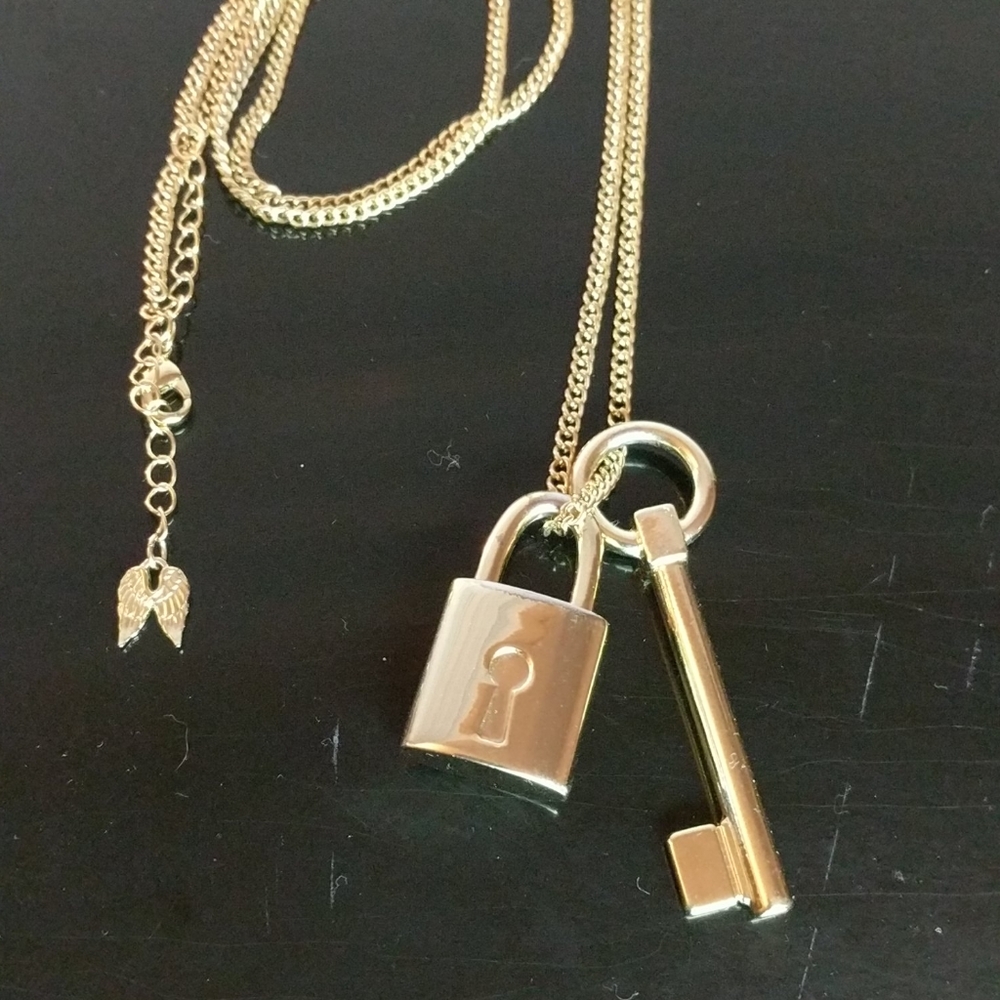 Victoria's Secret Lock and Key Gold Necklace